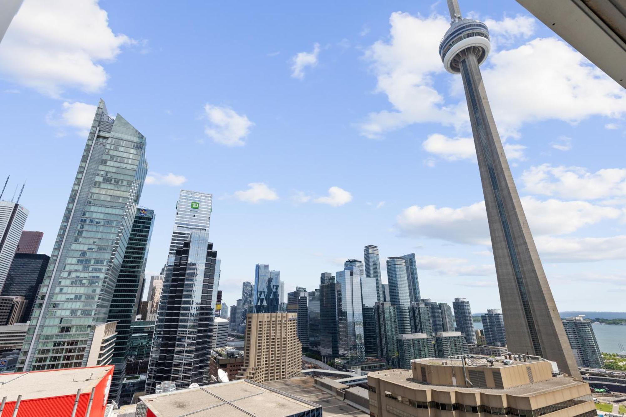 2Bedroom Cn Tower And Water Views - Free Parking - Rooftop Pool Торонто Экстерьер фото