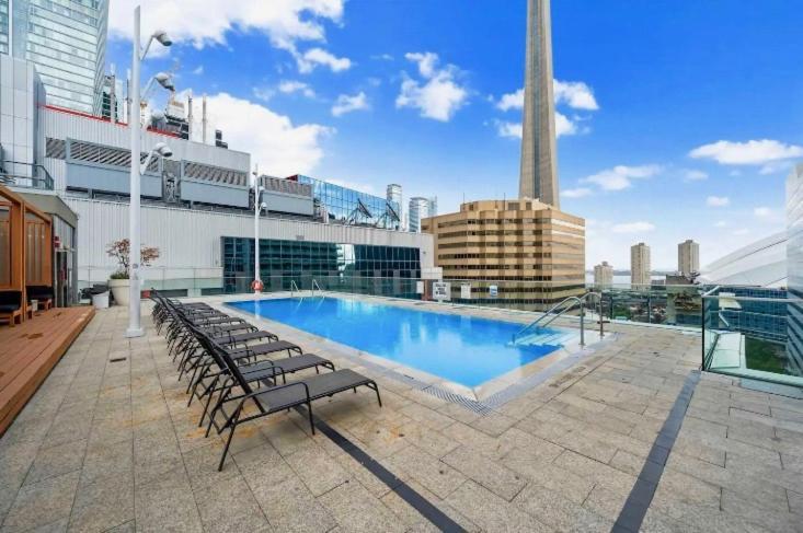 2Bedroom Cn Tower And Water Views - Free Parking - Rooftop Pool Торонто Экстерьер фото