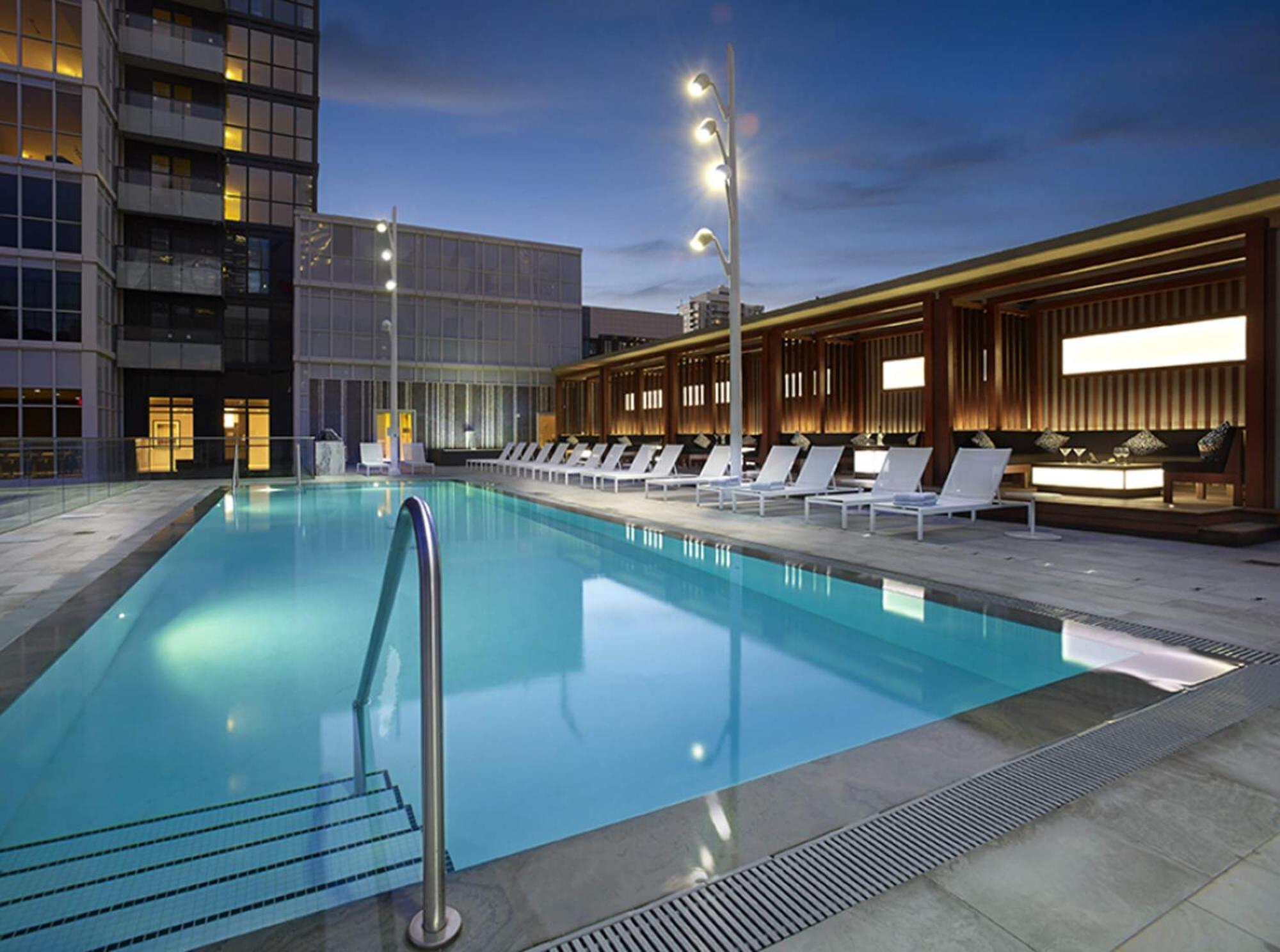 2Bedroom Cn Tower And Water Views - Free Parking - Rooftop Pool Торонто Экстерьер фото