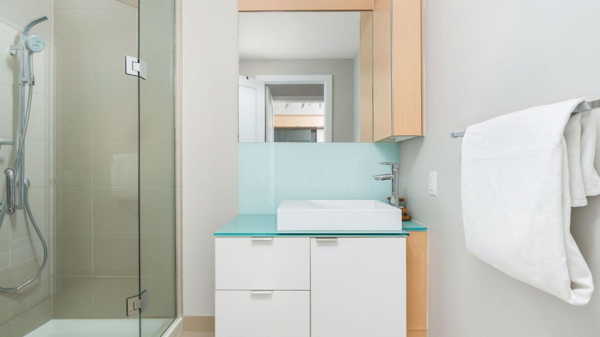 2Bedroom Cn Tower And Water Views - Free Parking - Rooftop Pool Торонто Экстерьер фото